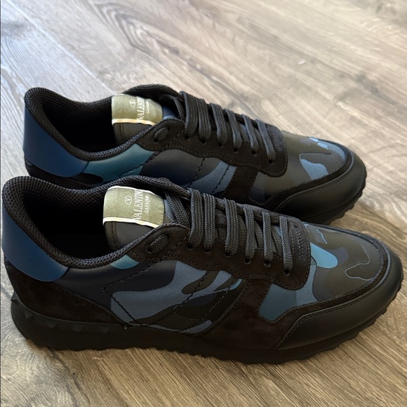 Valentino Men's Black and Blue Sneakers